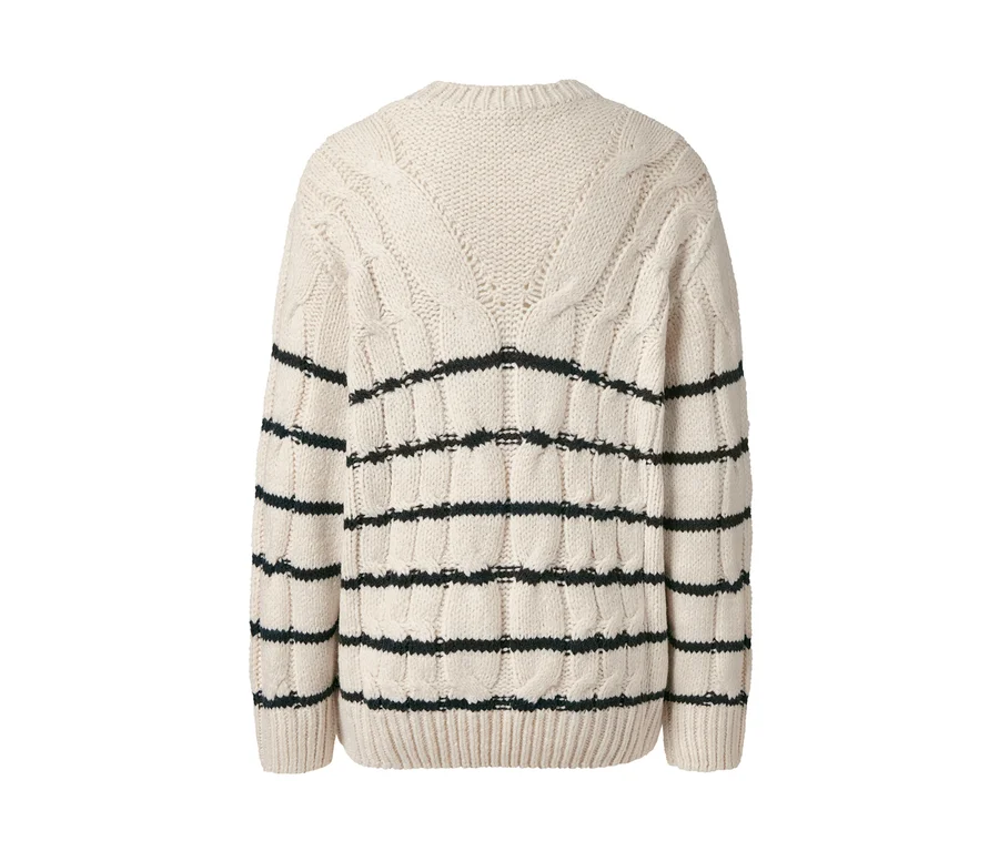 Pasiasty sweter z dzianiny ze splotem w warkocze.