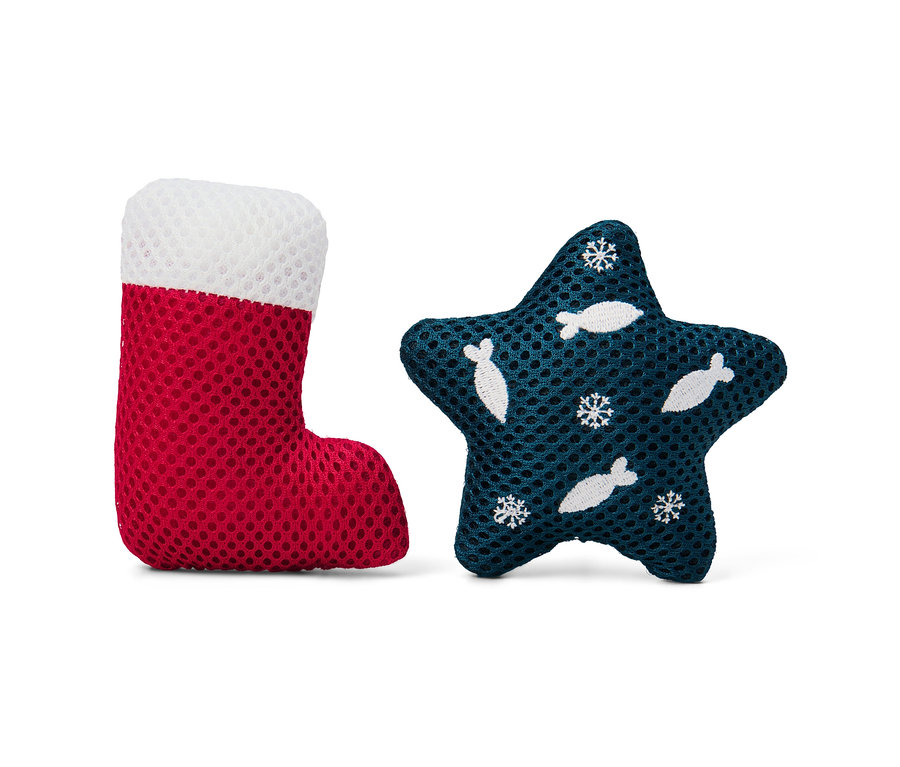 Zabawki dla kota w kształcie czerwonej skarpetki i niebieskiej gwiazdy.