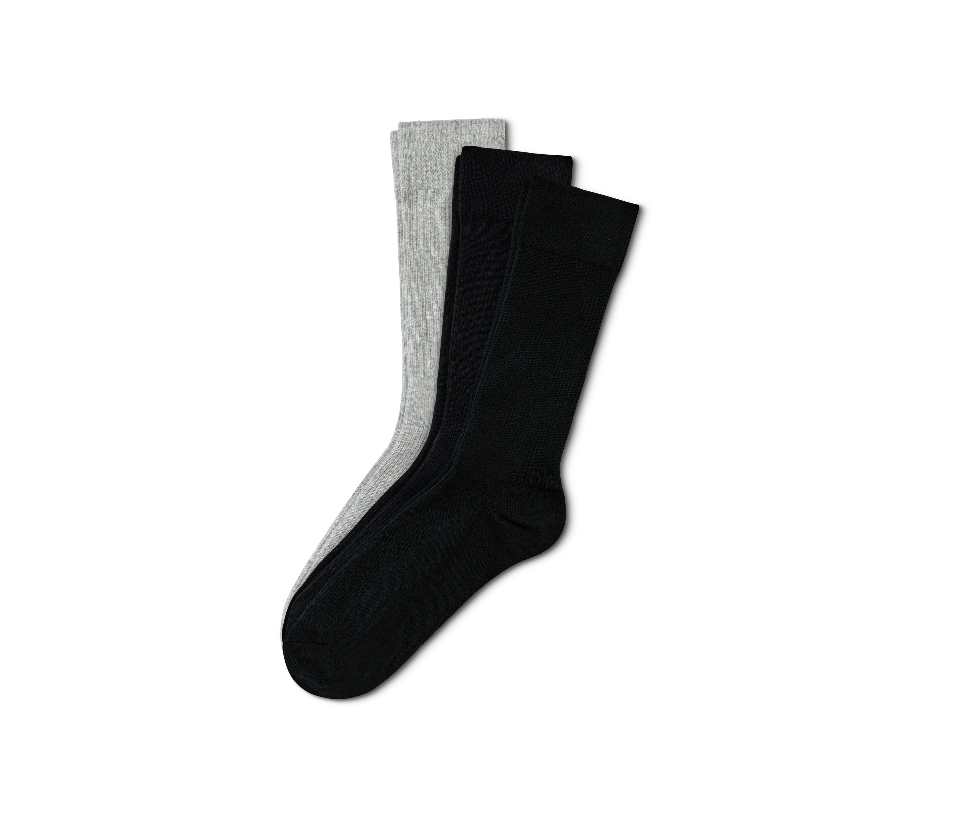 Trzy pary skarpetek: jedna szara i dwie czarne.