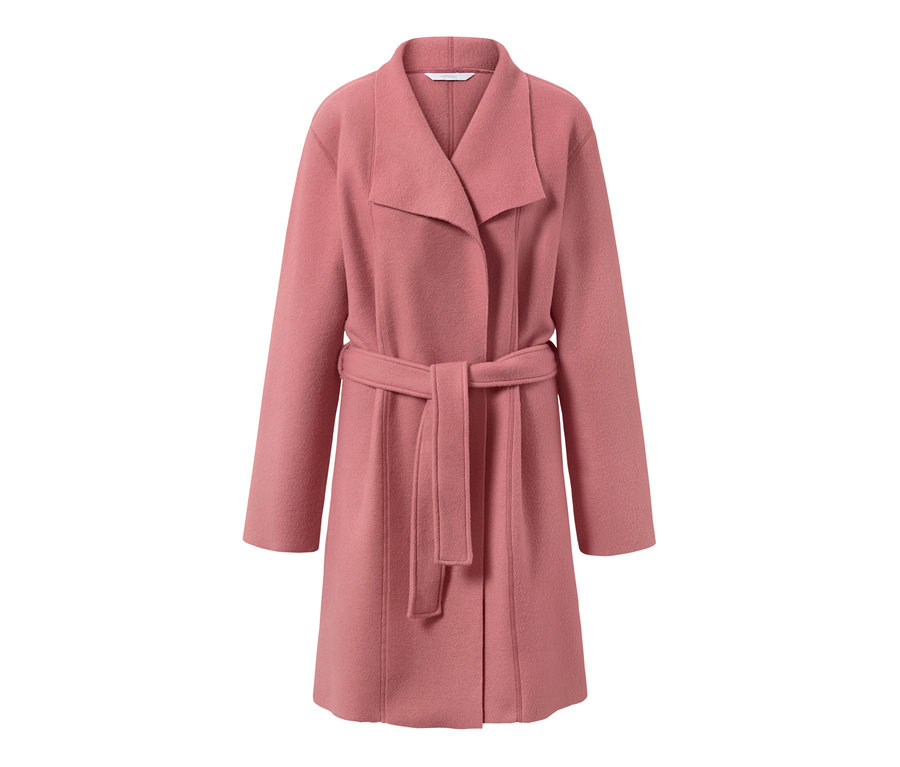 Różowy polarowy płaszcz z paskiem.