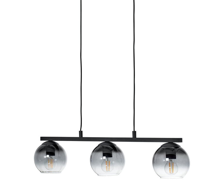 Czarna lampa wisząca z trzema kloszami z przydymionego szkła.