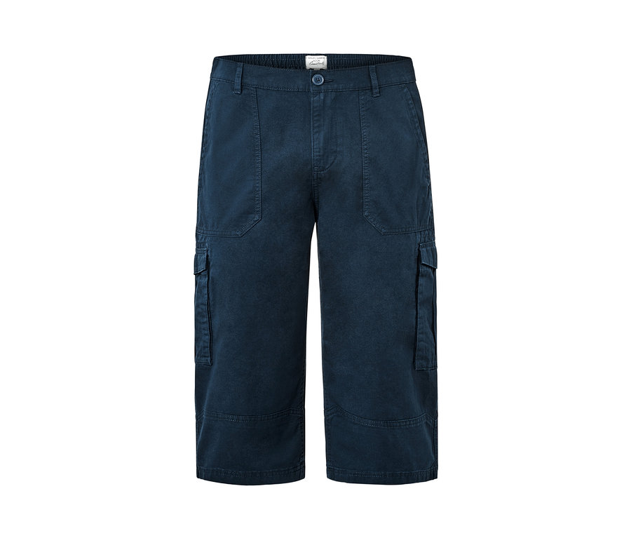 Granatowe bermudy bojówki o długości 3/4.