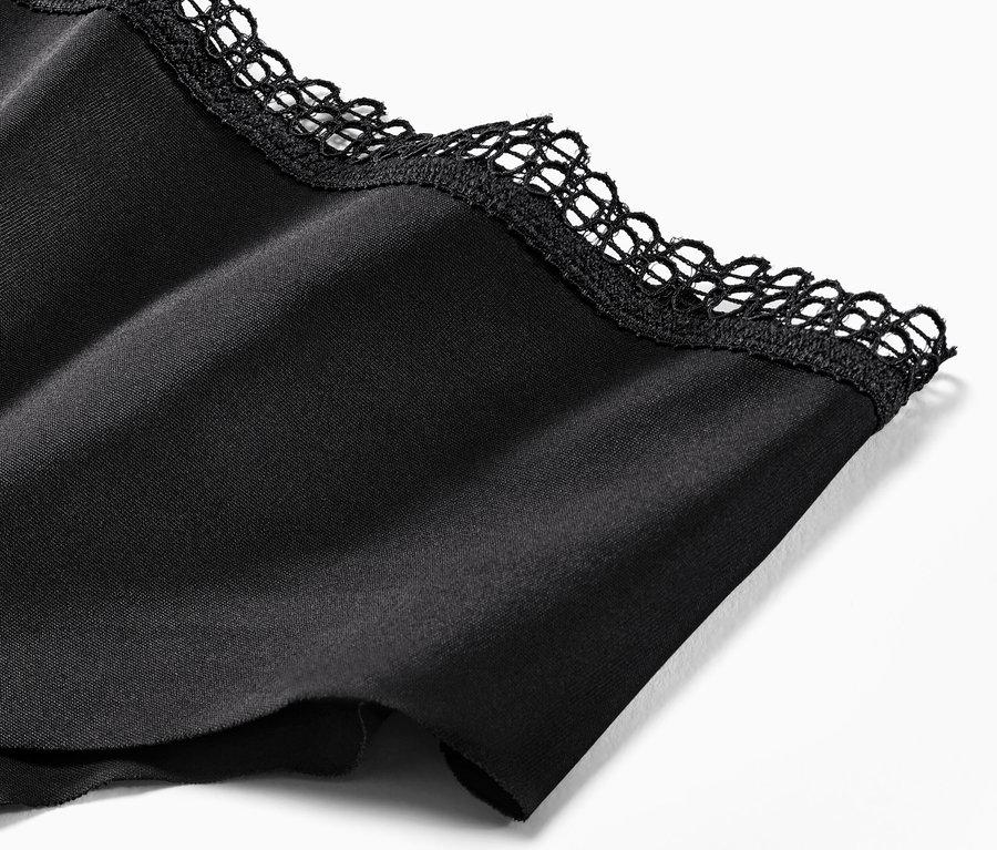 Szczegół czarnych fig magic cut z koronką, 2 pary.