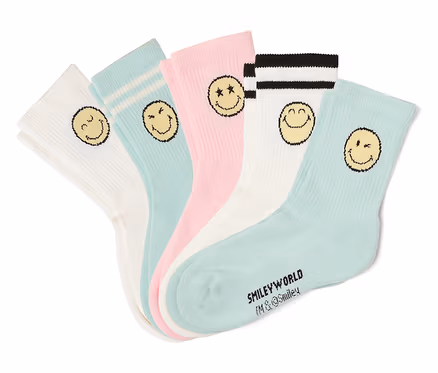 Pięć par skarpetek tenisowych dziecięcych SMILEYWORLD® w kolorach białym, różowym i szałwiowym, każda z żółtą buźką. Niektóre skarpetki mają paski.
