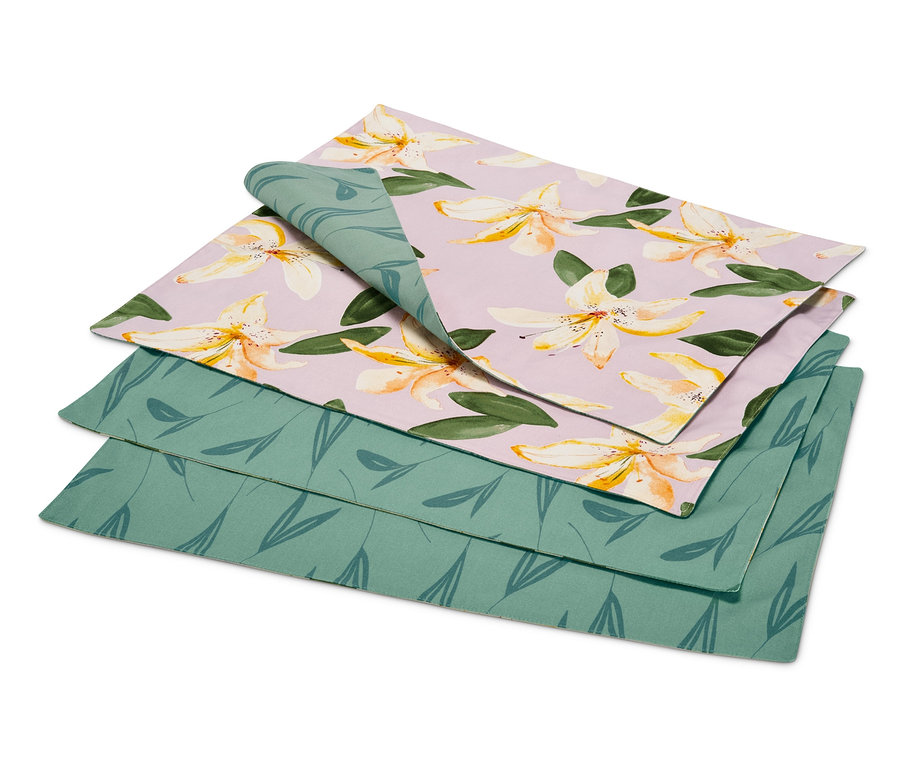 Zestaw dwustronnych podkładek pod talerze, 4 sztuki, z kwiatowym wzorem na liliowym tle i zielonym wzorem liści.
