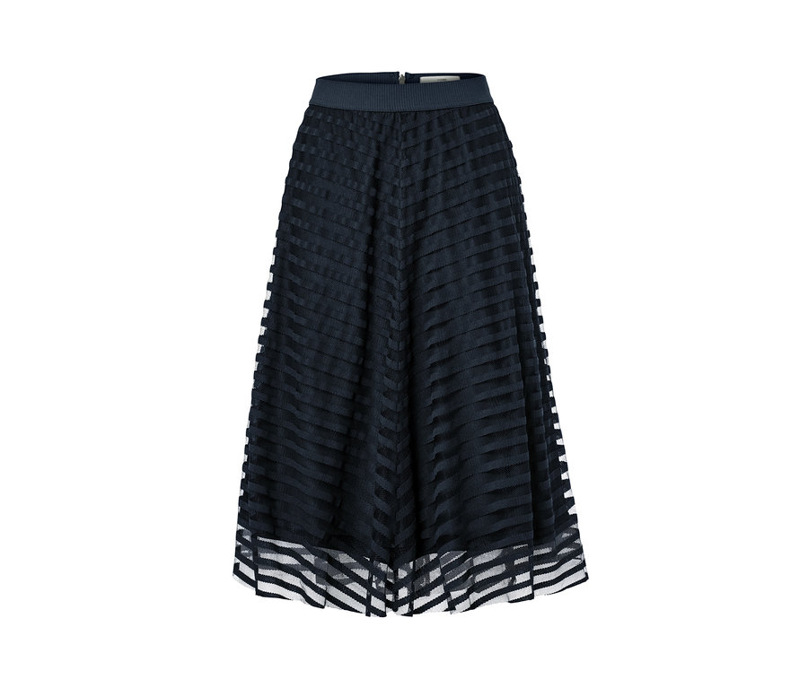 Szczegół spódnicy.