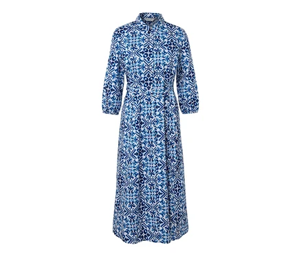 Sukienka midi z nadrukiem.