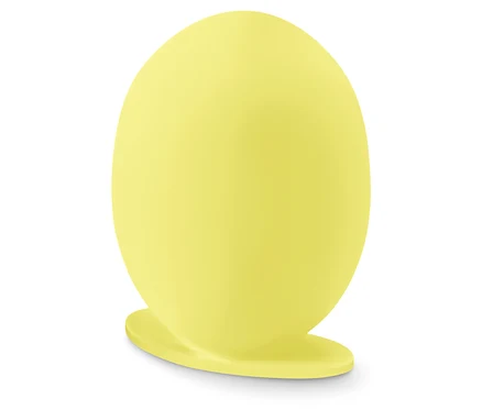 Żółta lampa na białym tle.