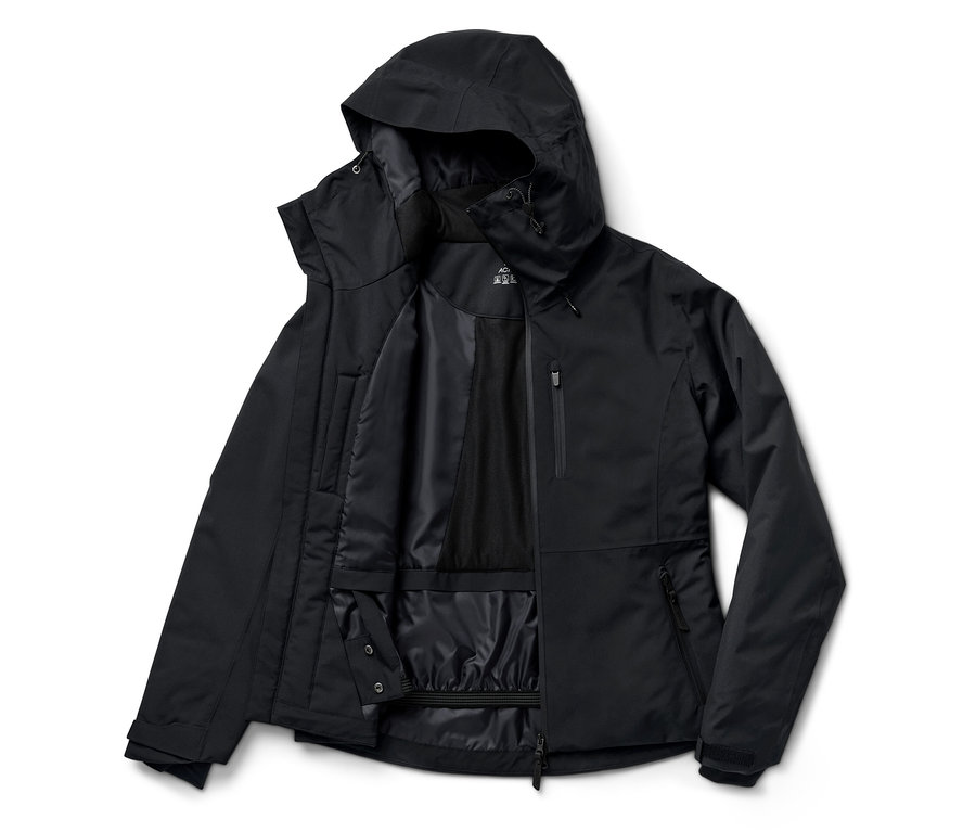 Czarna kurtka z kapturem, rozpięta, z widoczną wewnętrzną podszewką.
