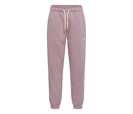 Spodnie hummel® „HMLJR Loose Sweatpants Bee” w matowym fioletowym kolorze, z elastycznym pasem, jasnobeżowym sznurkiem i ściągaczami przy kostkach. Małe logo na prawym udzie.