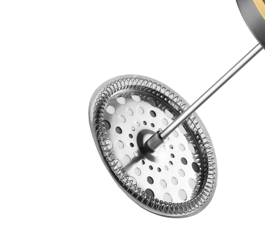 Szczegół złotego zaparzacza tłokowego o pojemności 800 ml na 6 filiżanek.