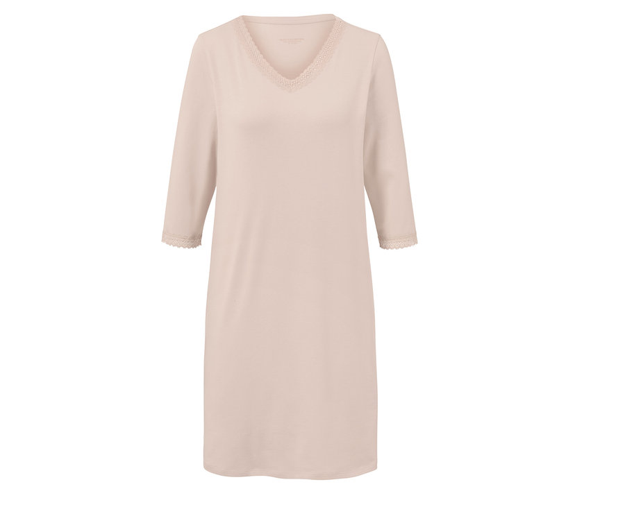 Kremowa koszula nocna z rękawami 3/4 i koronką.