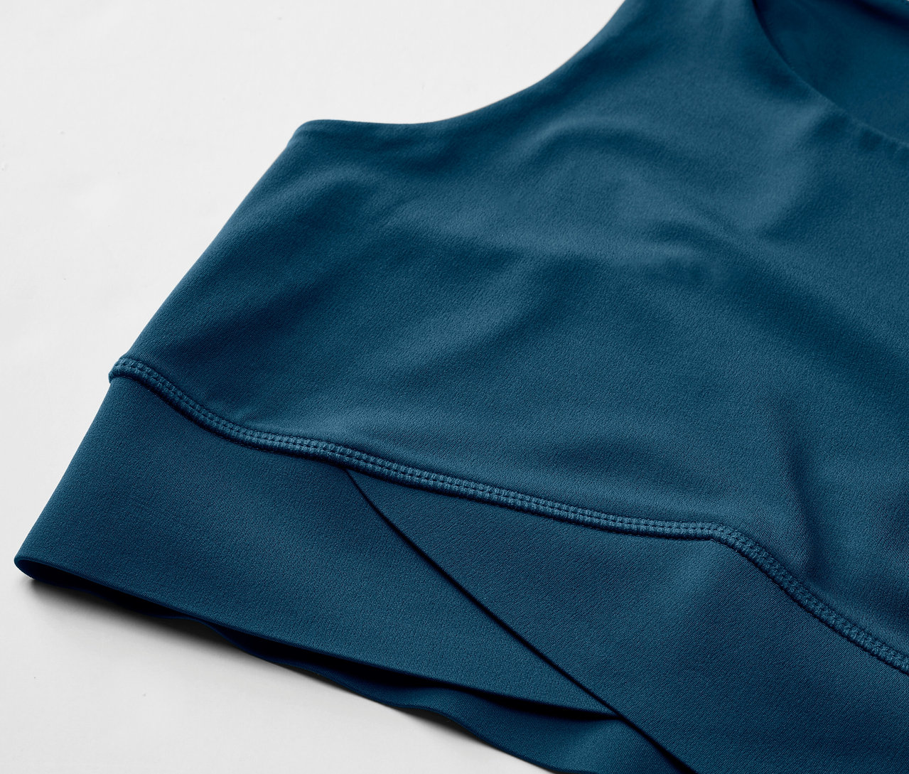 Zbliżenie biustonosza sportowego.