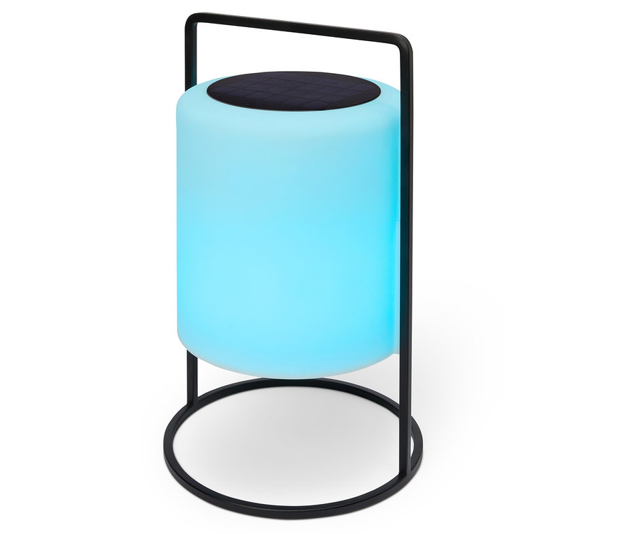 Cylindryczna, niebiesko świecąca lampa z czarną ramą stoi na białym tle.