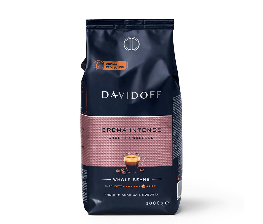 Ciemnoniebieskie i różowe opakowanie kawy ziarnistej DAVIDOFF CAFÉ Crema Intense (1 kg) z filiżanką espresso i ziarnami kawy, wskazujące na ochronę aromatu i intensywność 8/10.
