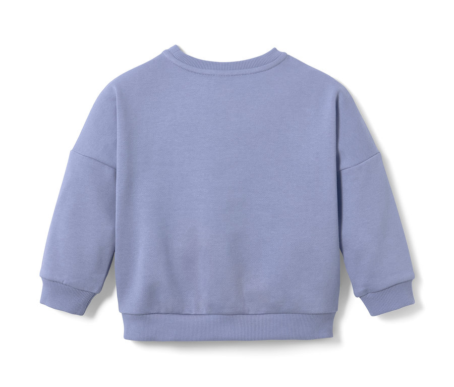 Jasnoniebieska bluza.