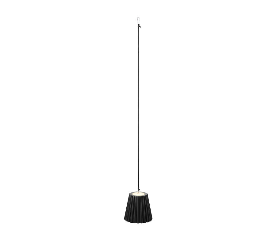 Czarna akumulatorowa lampa wisząca LED zwisa na sznurku.