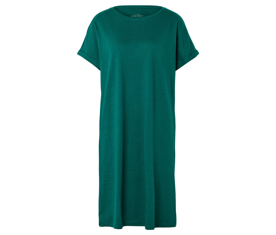 Zielona sukienka T-shirt leży na białym tle.