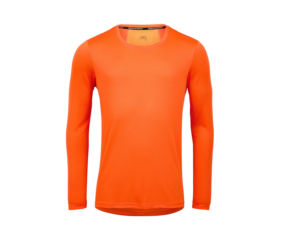 Pomarańczowa koszulka funkcyjna z długim rękawem.