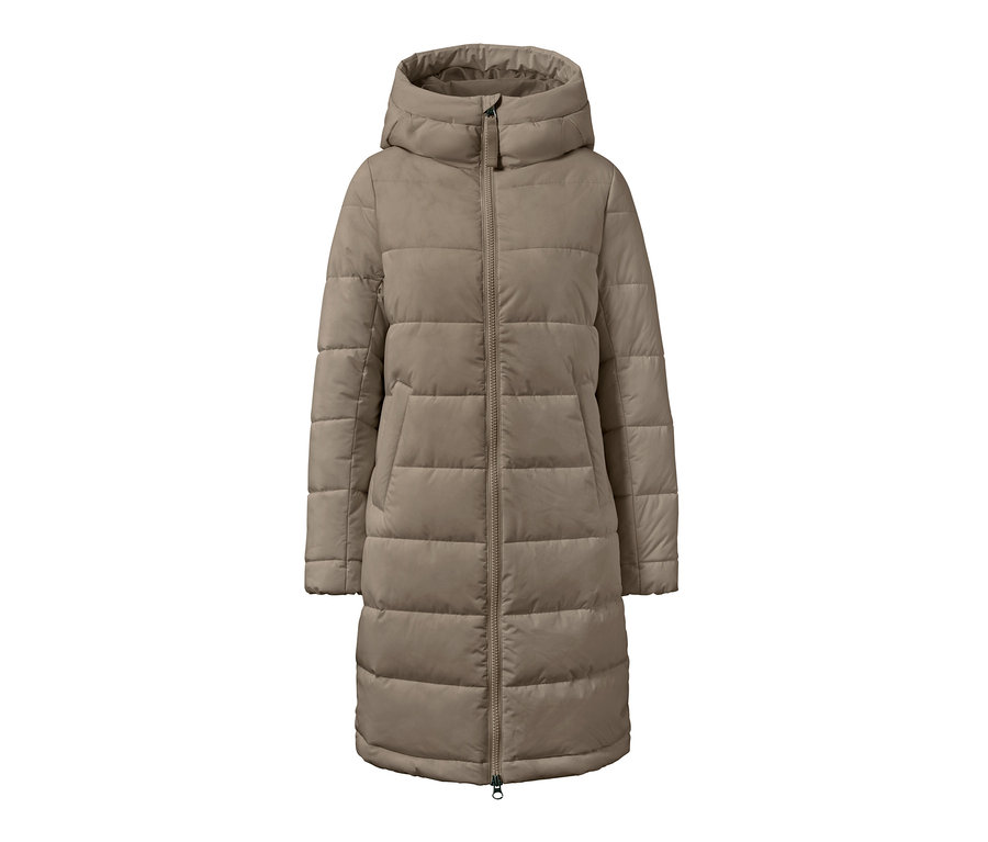 Pikowany płaszcz w kolorze szarobeżowym.