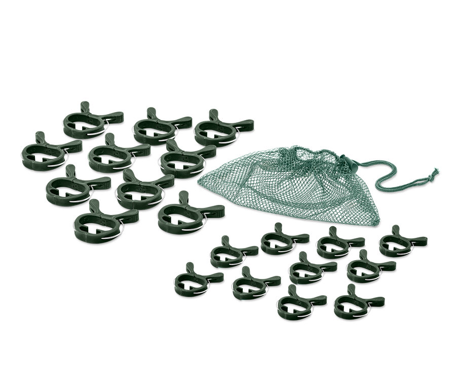 Rozłożone zielone klipsy do roślin, 20 sztuk, i siatkowy worek ze sznurkiem.