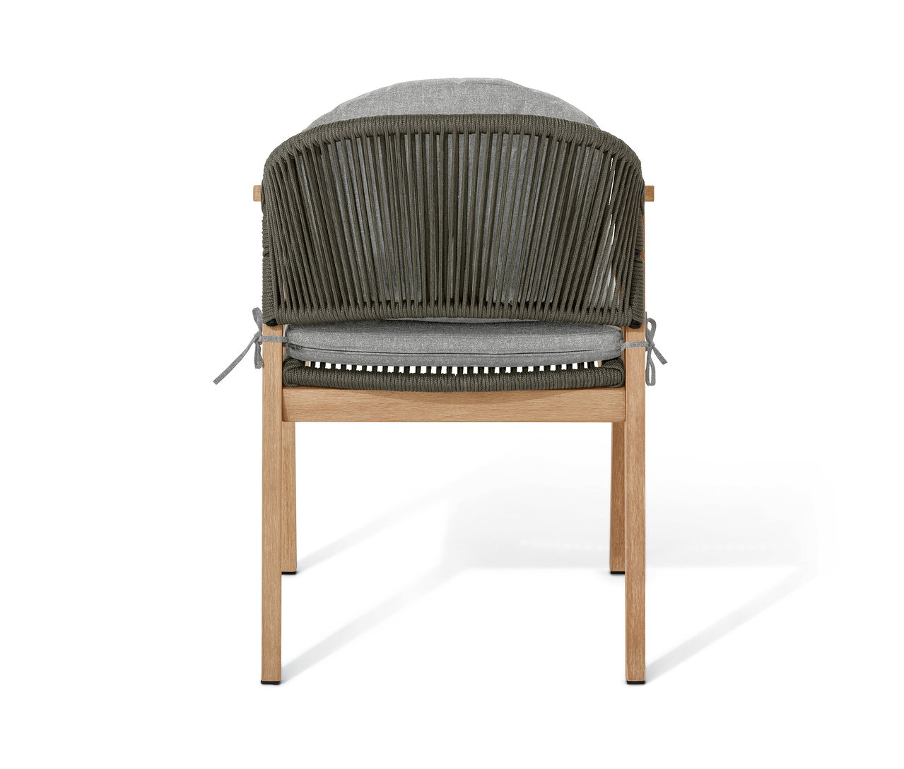 Widok z tyłu fotela z okrągłym oparciem i plecionką tekstylną.