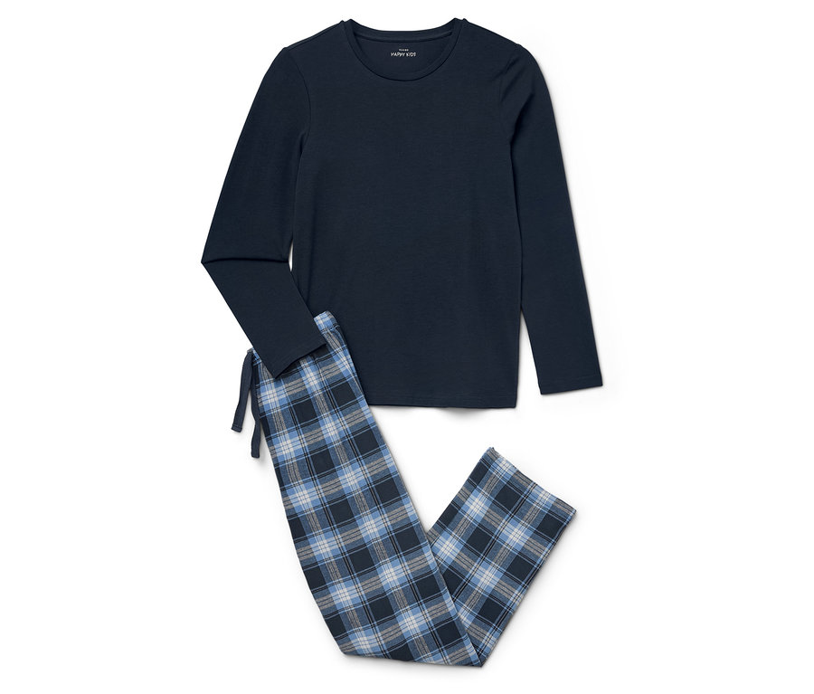 Granatowa piżama z spodniami w kratę leży na białym tle.