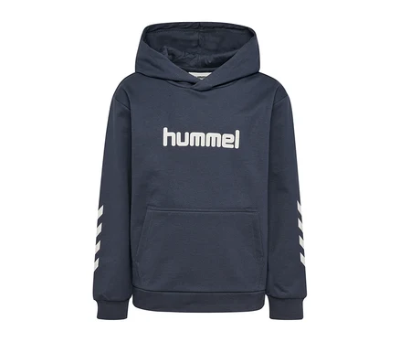 Granatowa bluza hummel® „HMLJR Logo Hoodie” z białym logo hummel na piersi, kieszenią kangurką i białymi paskami w kształcie szewronów na rękawach.