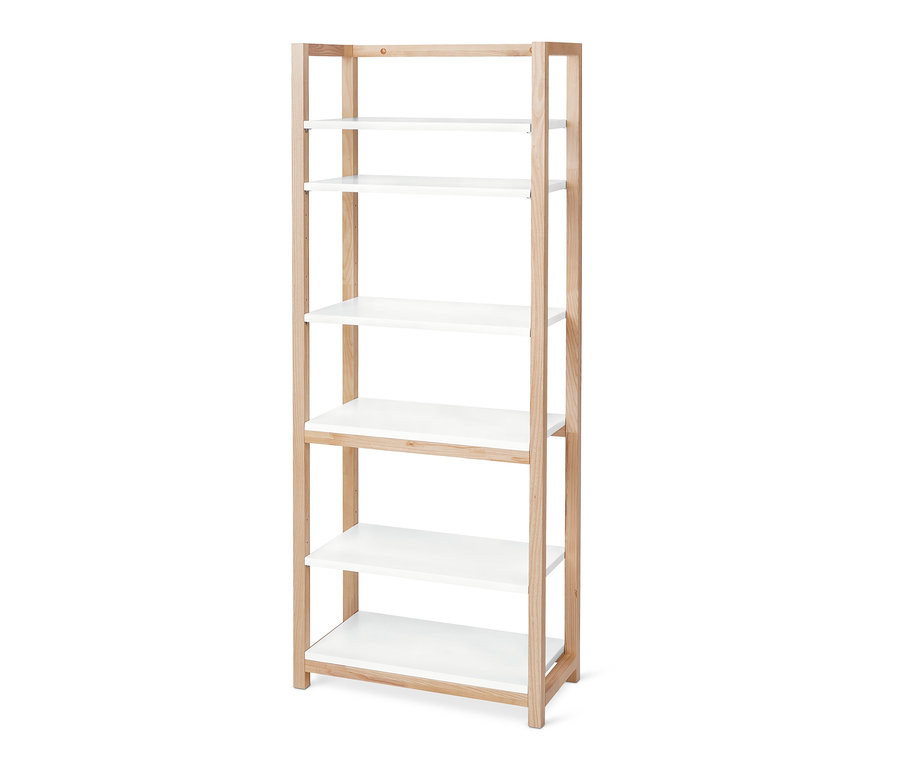 Biały regał z pięcioma półkami i ramą z drewna jesionowego.