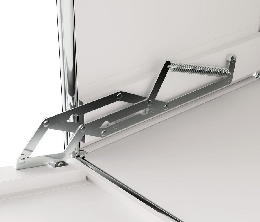 Szczegół mechanizmu klapy wąskiej metalowej komody »CN3«.