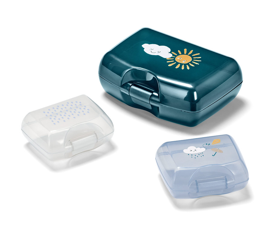 Trzy pojemniki na kanapki z różnymi motywami deszczu.