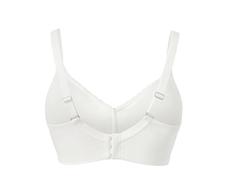 Zbliżenie na biały, miękki biustonosz.