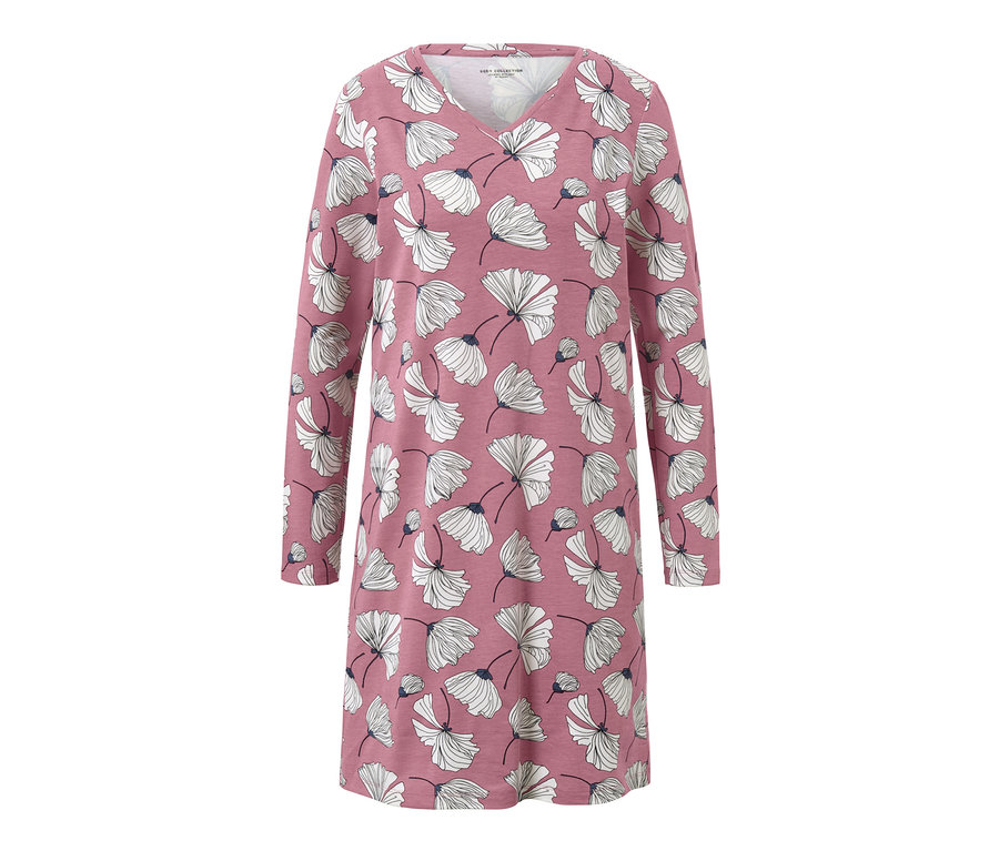 Różowa koszula nocna z długim rękawem w białe kwiaty.