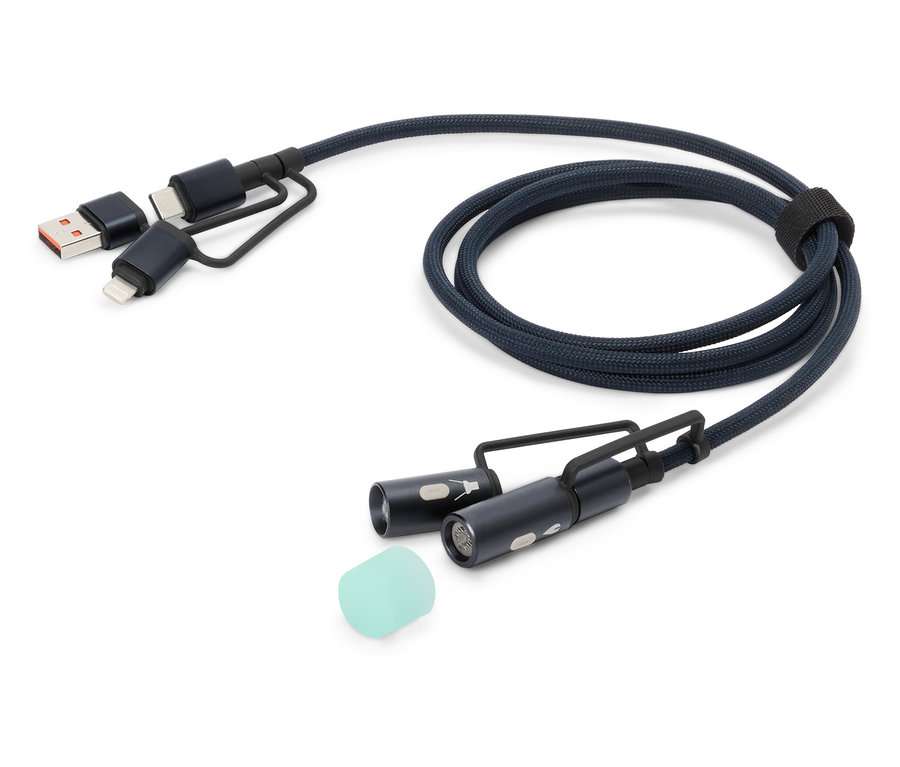 Niebieski kabel ładujący z końcówkami USB, USB-C i Lightning oraz dwiema małymi lampkami LED i silikonową nakładką leży na białym tle.