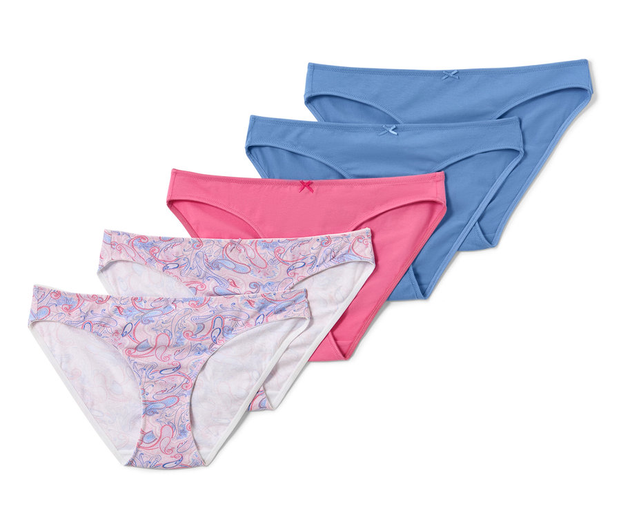 Pięć par figi we wzory leżących po przekątnej jeden na drugim.