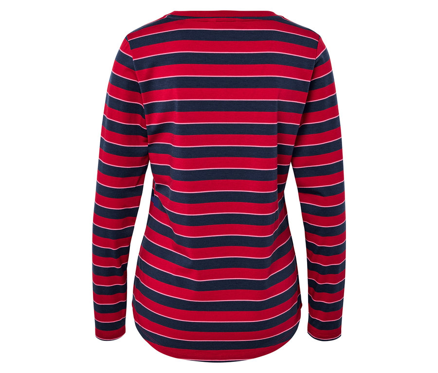 Widok z tyłu czerwono-niebieskiej koszulki z długim rękawem w paski.