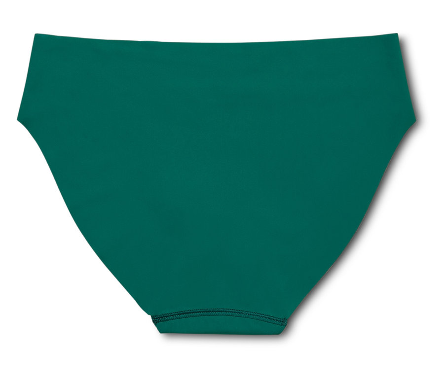 Szmaragdowozielone figi od bikini leżą na białym tle.