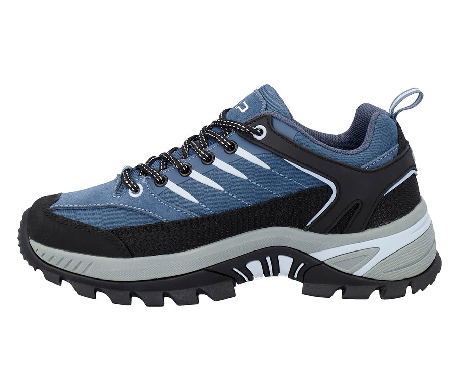 Niebieski but trekkingowy z czarnymi sznurówkami, czarnym noskiem i szarą podeszwą.