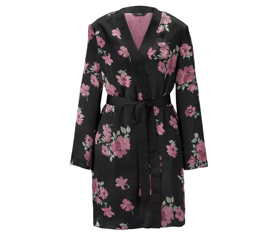 Czarny szlafrok kimono we wzory kwiatowe z paskiem.