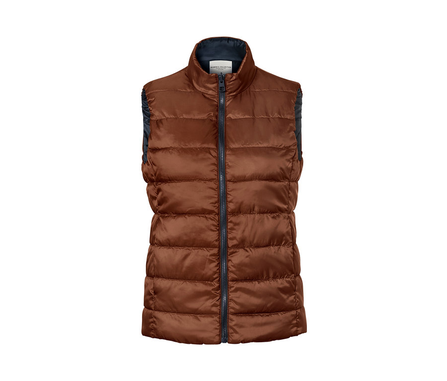 Brązowa dwustronna kamizelka pikowana z zamkiem błyskawicznym pośrodku.