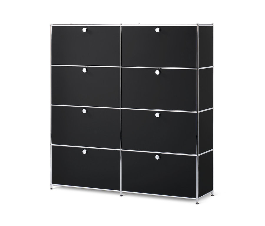 Czarna szafka typu highboard »CN3« z 8 klapami.