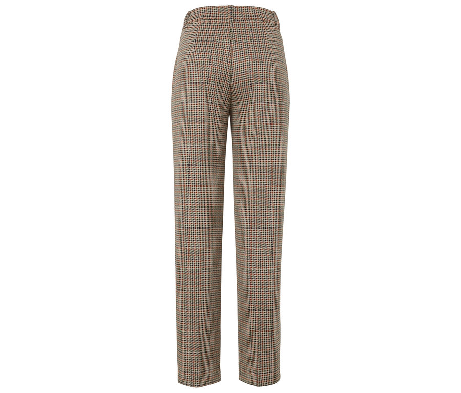 Zdjęcie z bliska tyłu brązowych spodni w kratę.