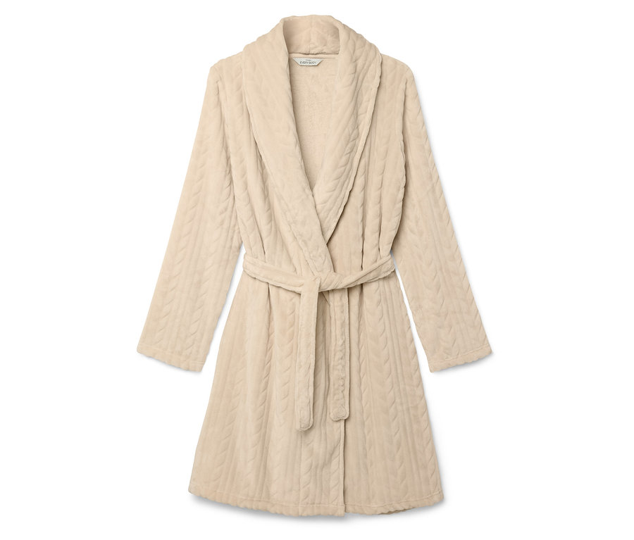 Beżowy szlafrok z paskiem i wzorem w warkocze.