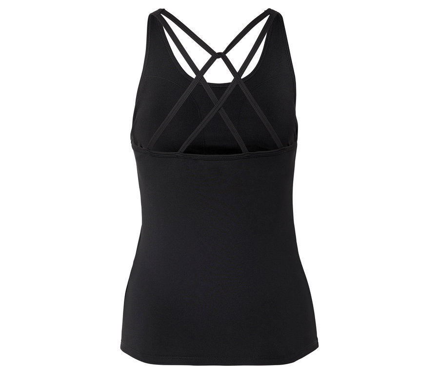Czarny tank top ze skrzyżowanymi ramiączkami na plecach.