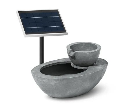 Szara solarna fontanna ogrodowa z dwiema misami i panelem słonecznym.