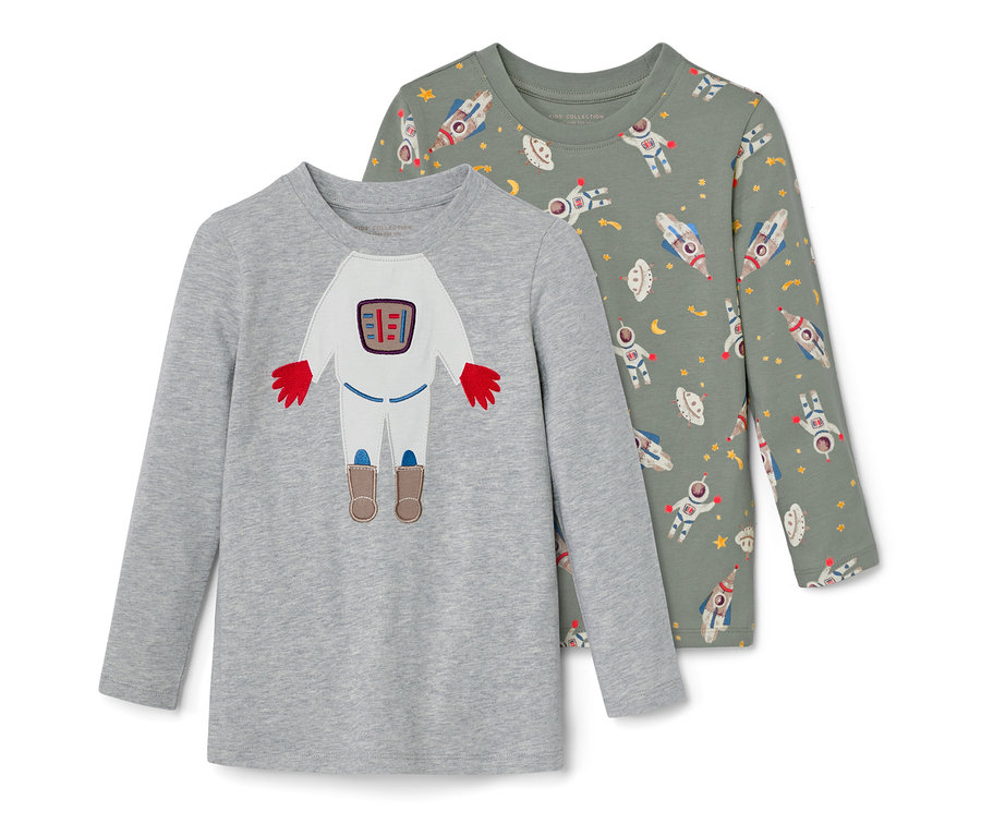 Dwie koszulki z długim rękawem: szara koszulka z aplikacją astronauty i zielona koszulka we wzór z astronautami i rakietami.