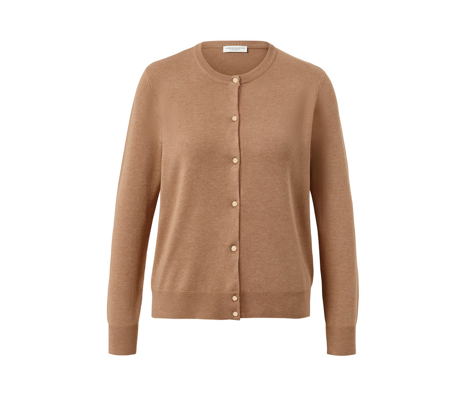 Brązowy kardigan z delikatnej dzianiny, zapinany na guziki.