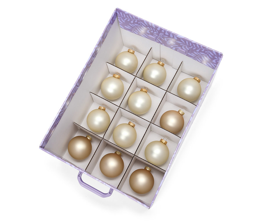 Bombki choinkowe w pudełku.