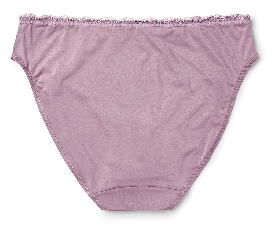 Fioletowe majtki z koronką u góry.