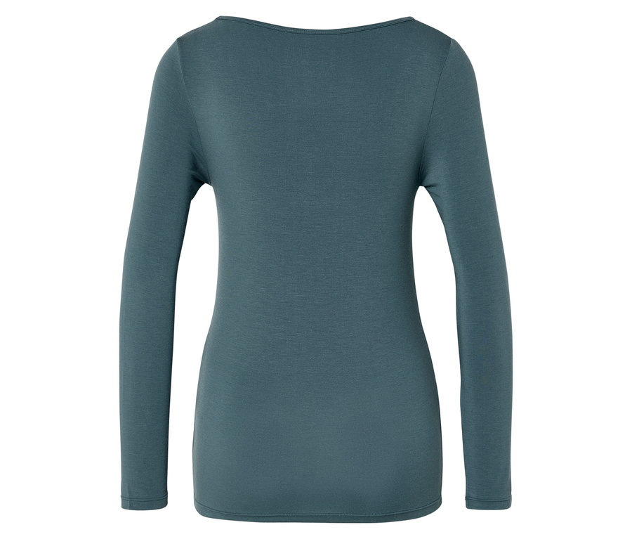 Widok z tyłu zielonej koszuli z długim rękawem.